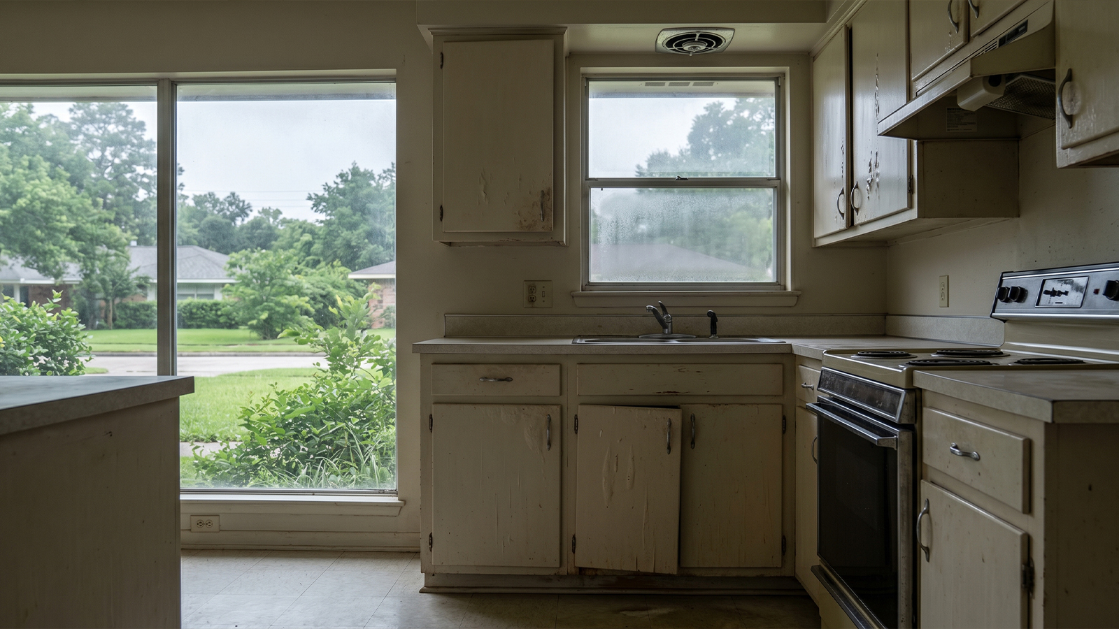 Why Houston Kitchen Cabinets Fail Four Causes Specific to Houston